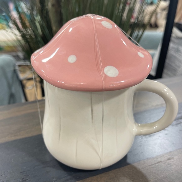 Pink Mushroom Toadstool Ceramic Handpainted Coffee Mug with Lid Topper NEW - Picture 3 of 4